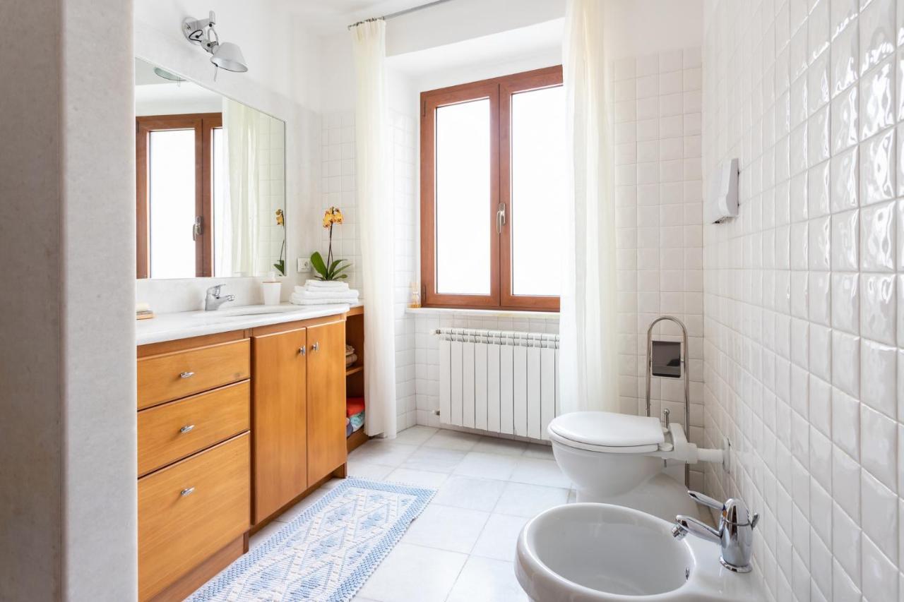 Spacious 3-Bedroom Apartment With Courtyard In Tempio Pausania - Perfect For Families Экстерьер фото