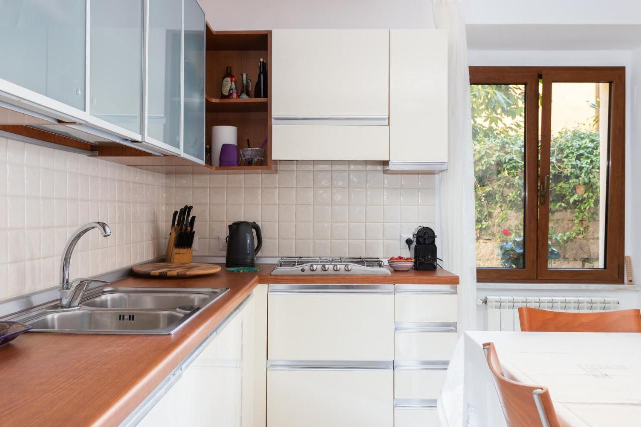 Spacious 3-Bedroom Apartment With Courtyard In Tempio Pausania - Perfect For Families Экстерьер фото