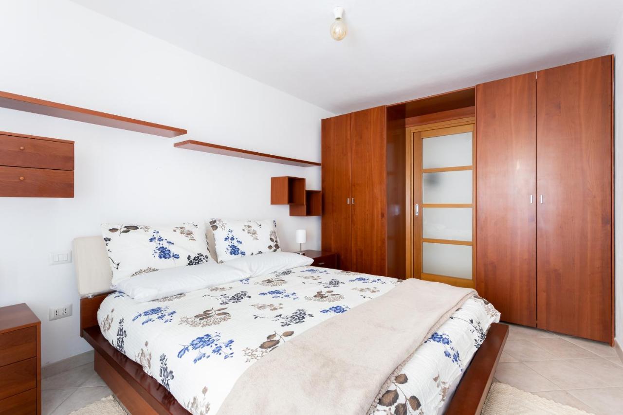 Spacious 3-Bedroom Apartment With Courtyard In Tempio Pausania - Perfect For Families Экстерьер фото